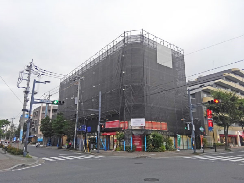 5階建て賃貸マンション改修工事用足場